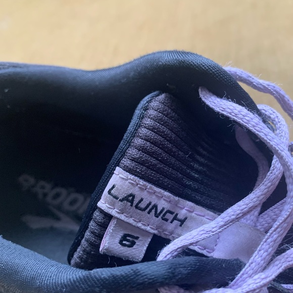 BROOKS Launch 6 size 9 womens shoe black grey purple - Picture 7 of 9